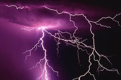 Thương tâm: Người đàn ông bị sét đánh tử vong khi đang chăn vịt