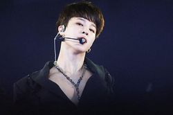 Lý do Jimin BTS được ví là 'người hùng của thời đại cô đơn'