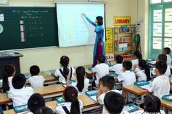 Lại 'căng' chuyện quá tải trường lớp