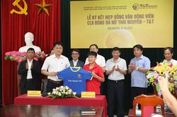 Bóng đá nữ Việt Nam lần đầu tiên có 'tiền lót tay' cầu thủ