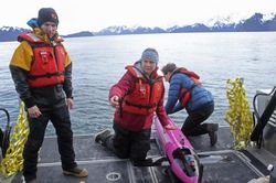 Tàu không người lái dưới nước theo dõi CO2 ở vịnh Alaska