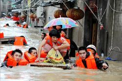 Trung Quốc ứng phó khẩn cấp với lũ lụt