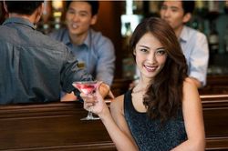 Cả nể, tôi mất vợ vào tay ông hàng xóm độc thân ga lăng và 'tốt bụng'