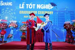 Trao bằng tốt nghiệp cho hơn 1.610 kỹ sư, kiến trúc sư, cử nhân