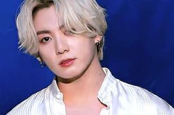 Những lần Jungkook BTS toát lên khí chất soái ca với đồ trắng