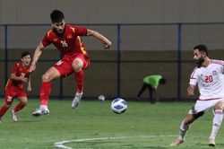 Bóng đá Việt Nam hôm nay: U23 Việt Nam di chuyển tới Uzbekistan
