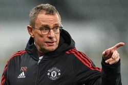 Ralf Rangnick chia tay MU, không làm cố vấn