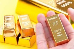 Vàng trên đà tăng giá, USD bất ngờ đổ dốc: Rút tiền găm vàng
