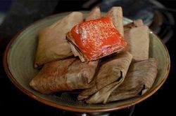 Ngọt ngào chiếc bánh tuổi thơ đỏ mọng như quả hồng chín của người Hải Dương