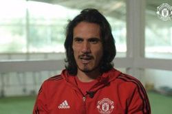 Cavani nói lời chia tay Man United đầy cay đắng