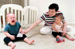 'Cậu út' nhà Hồ Ngọc Hà 'gào khóc' mỗi lần gặp sao Việt, chỉ vui vẻ khi gặp nhân vật này