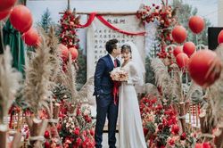 Đám cưới ấm áp trên ban công nhà hàng