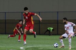 U23 Việt Nam thua đậm U23 UAE, HLV Gong Oh-kyun nói gì về sơ đồ 4-3-3?