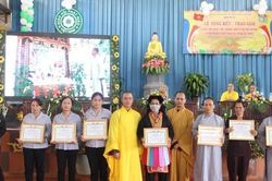 Phật giáo huyện Cư Mgar trao giải cuộc thi thiết trí vườn Lâm-tỳ-ni tư gia