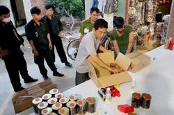 Phát hiện một hộ nghi sản xuất nhớt giả tại An Giang