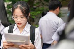 'Chọi' cao chưa từng thấy, học trò Hà Nội dốc sức ôn thi vào lớp 10