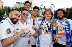 Xem Real ăn mừng hoành tráng sau chức vô địch Champions League