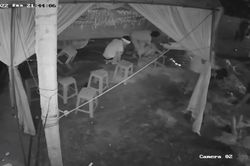 Ô tô lao như tên bắn vào đám tang, nhiều người bị thương