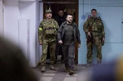 Tổng thống Ukraine bất ngờ ra khỏi thủ đô Kiev, tuyên bố sẵn sàng làm một việc với Nga