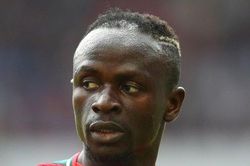 Liverpool đòi 50 triệu euro cho Mane, sẵn sàng mua Son về thay thế