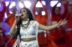 Chê fan bóng đá thô lỗ, Camila Cabello bị vỗ mặt 'chúng tôi không đến xem cô biểu diễn'