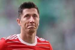 Chuyện gì đang xảy ra giữa Bayern và Lewandowski?