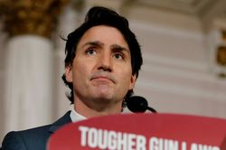 Ông Trudeau công bố dự luật hạn chế sở hữu súng ngắn