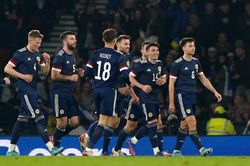 Soi kèo nhà cái Scotland vs Ukraina. Nhận định, dự đoán bóng đá vòng loại World Cup 2022 (01h45, 02/06)