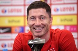 Lewandowski công khai đòi rời Bayern Munich