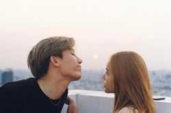 LyLy chúc mừng sinh nhật 'hàng xóm' Anh Tú nhưng mà nó lạ lắm!