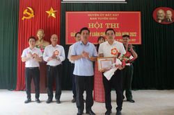 Bát Xát tổ chức hội thi giảng viên lý luận chính trị giỏi năm 2022