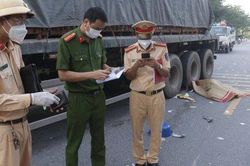 Hải Dương: Va chạm với ô tô đầu kéo, người đàn ông 44 tuổi tử vong