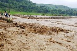 Mưa lớn tiếp diễn, một số nơi có thể ngập úng