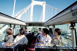 Du lịch trên xe buýt sang trọng nhất thế giới ở Nhật Bản