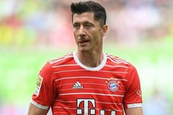 Chủ tịch La Liga: 'Barca không thể chiêu mộ Lewandowski'