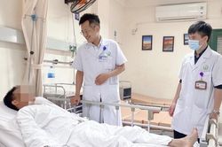 Đi đá bóng, người đàn ông bị vỡ tinh hoàn