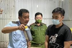 Thu giữ gần 18.000 lít thuốc trừ cỏ Trung Quốc dán mác hàng Việt