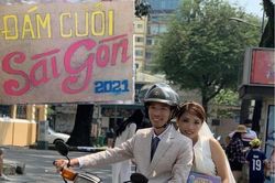 Đám cưới không tiệc, không phong bì, chỉ nhận sách của cặp đôi 8X