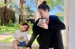 Ái nữ Winnie được mẹ Đông Nhi cho 'tập bay' đón ngày Quốc tế Thiếu nhi 1/6