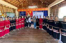 Hoàn thành Dự án 'Bảo tồn và phát triển dệt thổ cẩm Bahnar' ở xã Kông Lơng Khơng