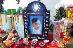 Công an điều tra vụ việc bé 2 tuổi tử vong nghi do bạo hành