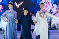 NTK – họa sĩ – nghệ nhân Trung Đinh: Lan tỏa vẻ đẹp áo dài lụa vẽ