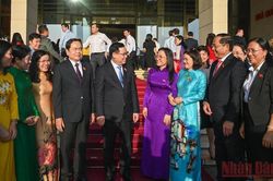 'Tâm trong-Trí sáng-Hoài bão lớn', tham gia xây dựng và phát triển đất nước