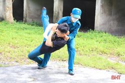 Xem 'chiến sỹ sao vuông' thực hành khả năng chiến đấu