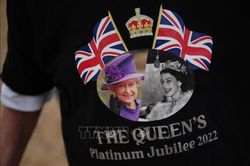 Nữ hoàng Anh Elizabeth II và những kỷ lục thú vị