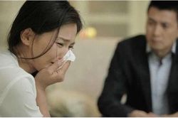Mẹ vợ nằm viện cả tuần trời mà chồng không đến thăm, tôi hỏi thì anh đặt 5 triệu xuống bàn và nói một câu khiến tôi suy sụp