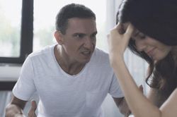 Từng nhiều lần đòi li dị chồng nóng tính, cộc cằn, tôi đã quyết định làm một điều để vợ chồng hạnh phúc hơn
