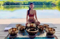 Hot girl Midu thiền vẫn không quên khoe eo thon ngực đầy khiến fan 'đứng ngồi không yên'