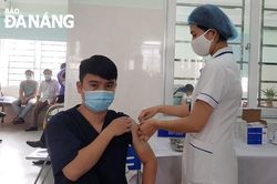 Tập trung triển khai công tác tiêm vắc-xin phòng Covid-19