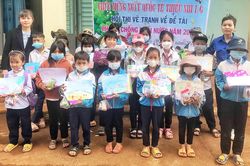 Đak Đoa: Thi vẽ tranh về đề tài 'Phòng tránh đuối nước'